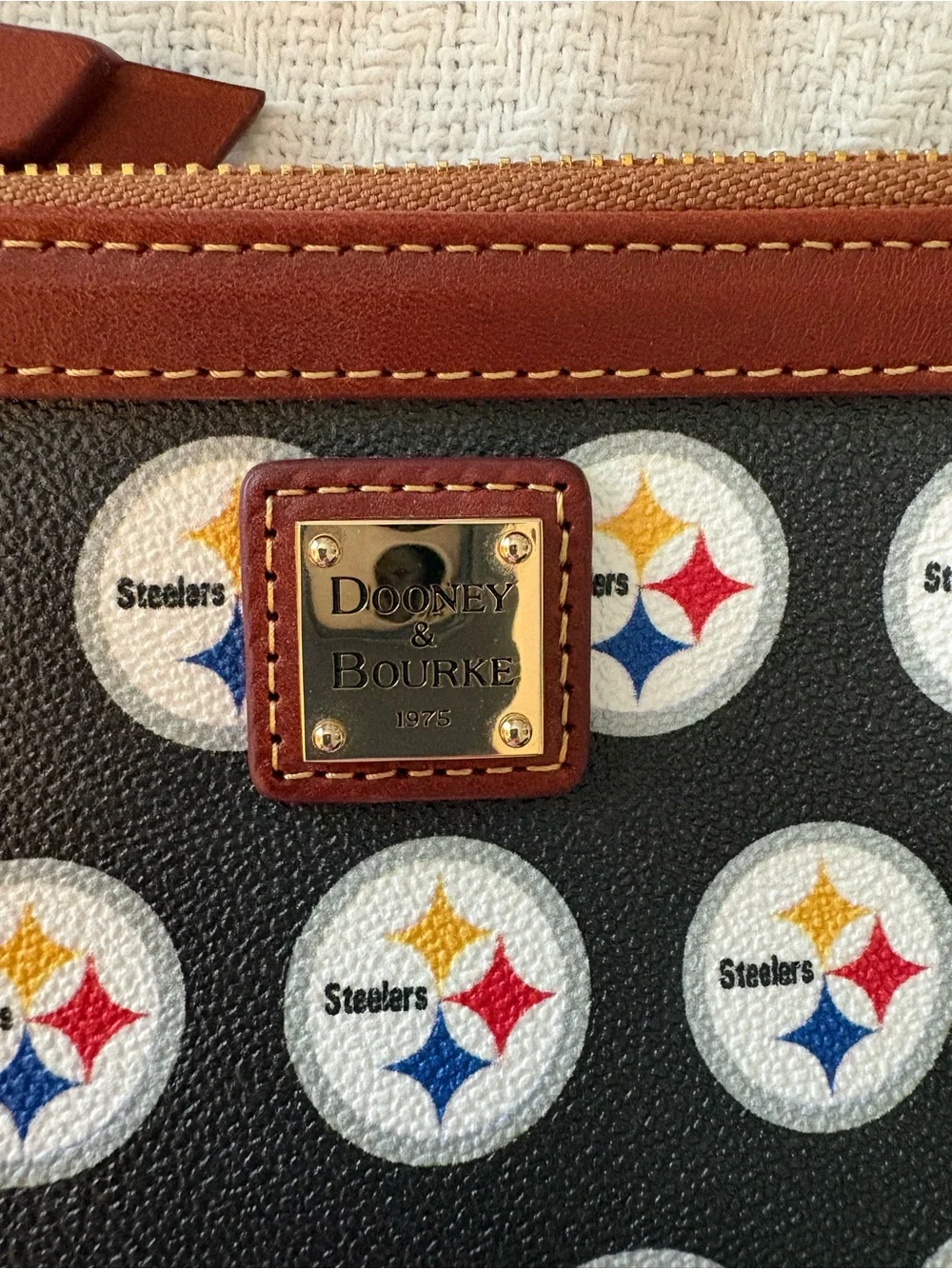 Dooney & Bourke Steeler Wristlet with Team Logo Tan Trim - NWOT - Picture 3 of 5